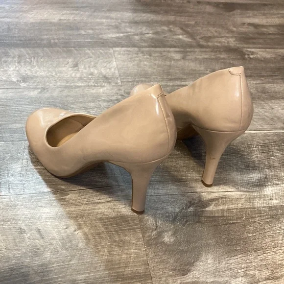 Perfect Nude Pump - Picture 3 of 3